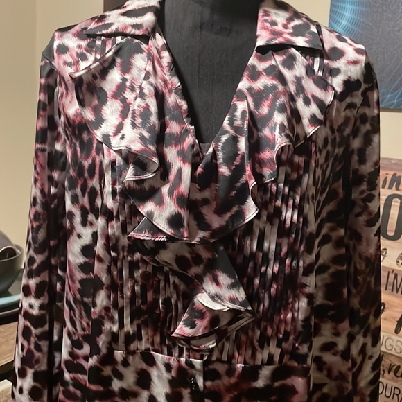 Nice Tuxedo Style Blouse w/Ruffles - Picture 2 of 5